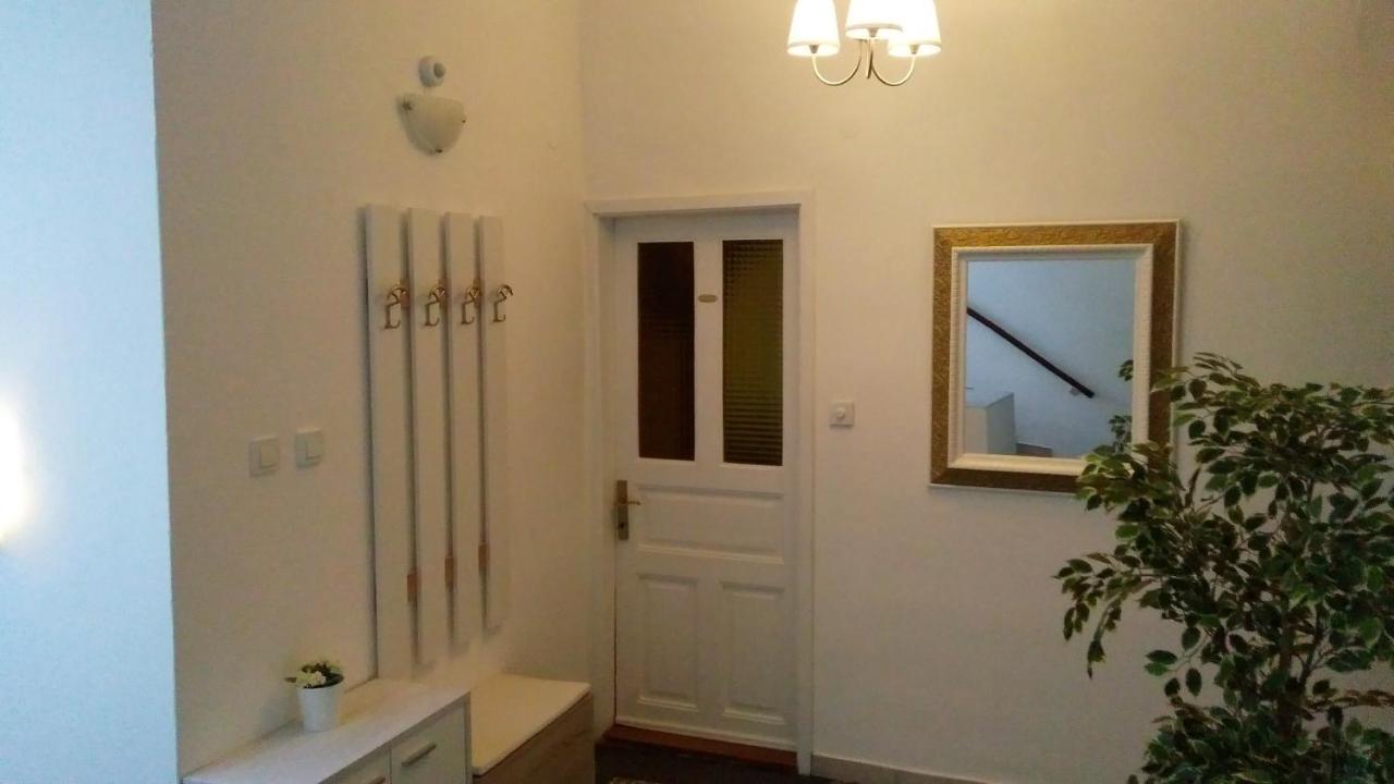 Apartmani Lela Selce Eksteriør bilde